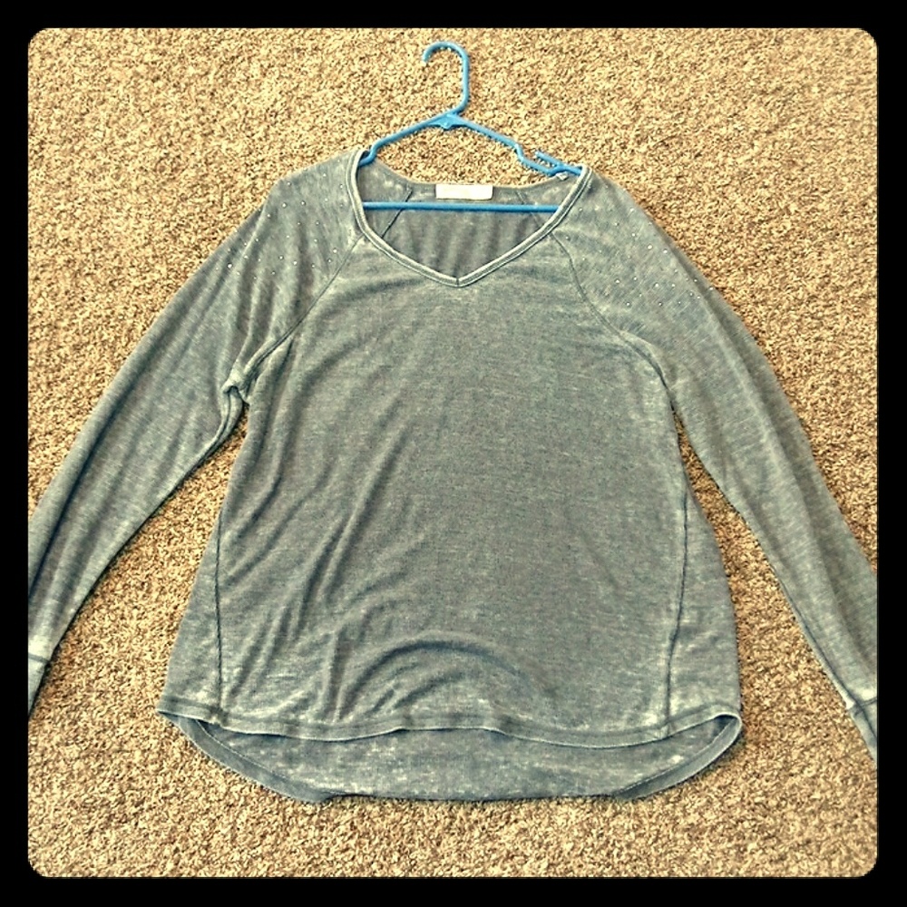 Light long sleeve sweater